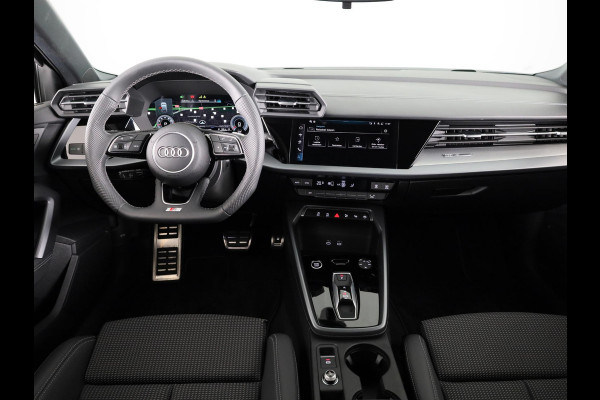 Audi A3 Sportback 30 TFSI S edition 116 pk S-tronic | Verlengde garantie | Navigatie | Parkeersensoren (Park assist) | Achteruitrijcamera | Adaptieve cruise control | S-Line |