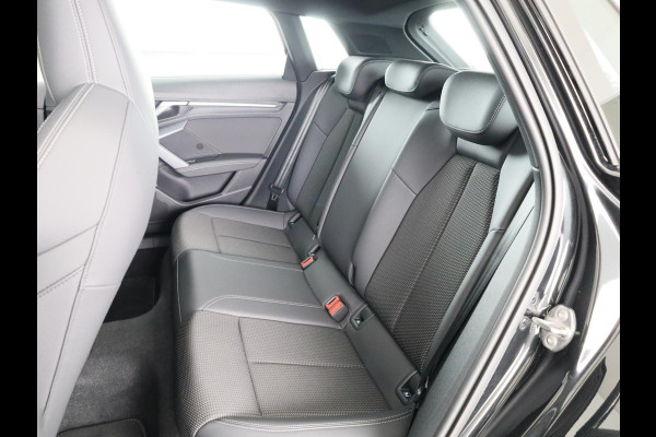 Audi A3 Sportback 30 TFSI S edition 116 pk S-tronic | Verlengde garantie | Navigatie | Parkeersensoren (Park assist) | Achteruitrijcamera | Adaptieve cruise control | S-Line |