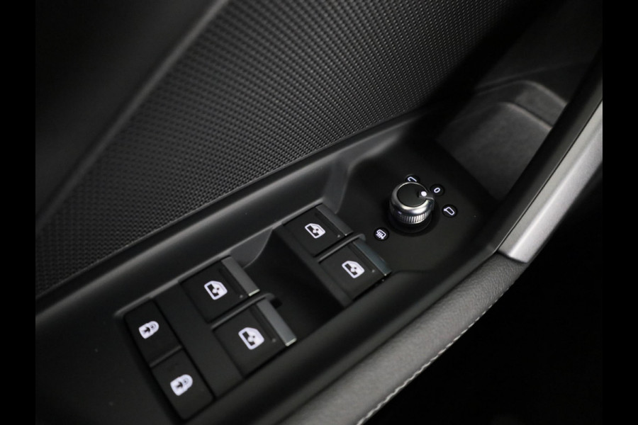 Audi A3 Sportback 30 TFSI S edition 116 pk S-tronic | Verlengde garantie | Navigatie | Parkeersensoren (Park assist) | Achteruitrijcamera | Adaptieve cruise control | S-Line |
