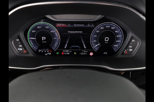 Audi Q3 45 TFSI e Business Edition 245 pk S-tronic | Navigatie | Elektr. trekhaak | Parkeersensoren | Achteruitrijcamera | LED koplampen | Stoelverwarming |