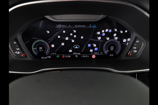 Audi Q3 45 TFSI e Business Edition 245 pk S-tronic | Navigatie | Elektr. trekhaak | Parkeersensoren | Achteruitrijcamera | LED koplampen | Stoelverwarming |