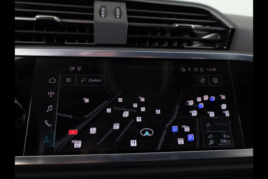 Audi Q3 45 TFSI e Business Edition 245 pk S-tronic | Navigatie | Elektr. trekhaak | Parkeersensoren | Achteruitrijcamera | LED koplampen | Stoelverwarming |