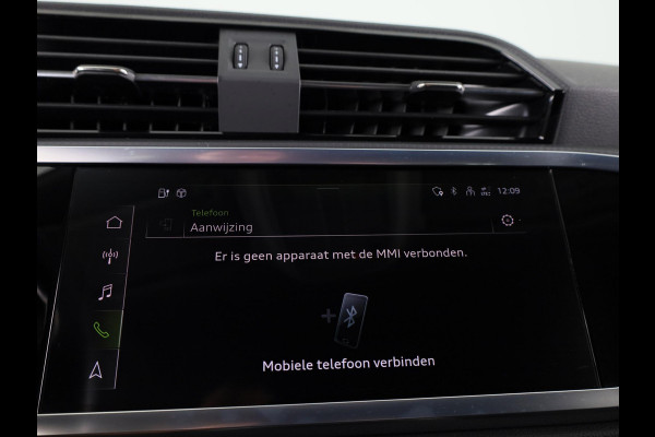 Audi Q3 45 TFSI e Business Edition 245 pk S-tronic | Navigatie | Elektr. trekhaak | Parkeersensoren | Achteruitrijcamera | LED koplampen | Stoelverwarming |