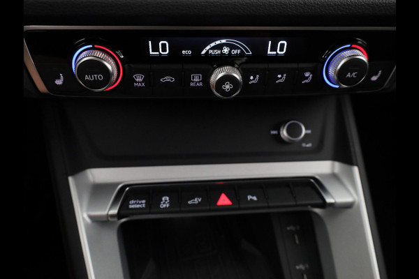 Audi Q3 45 TFSI e Business Edition 245 pk S-tronic | Navigatie | Elektr. trekhaak | Parkeersensoren | Achteruitrijcamera | LED koplampen | Stoelverwarming |