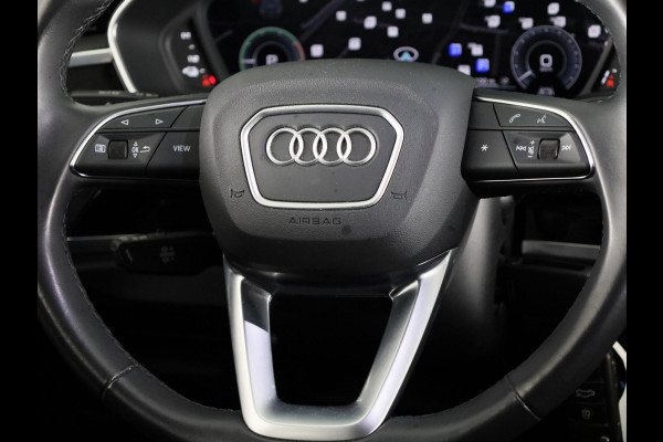 Audi Q3 45 TFSI e Business Edition 245 pk S-tronic | Navigatie | Elektr. trekhaak | Parkeersensoren | Achteruitrijcamera | LED koplampen | Stoelverwarming |