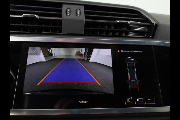 Audi Q3 45 TFSI e Business Edition 245 pk S-tronic | Navigatie | Elektr. trekhaak | Parkeersensoren | Achteruitrijcamera | LED koplampen | Stoelverwarming |