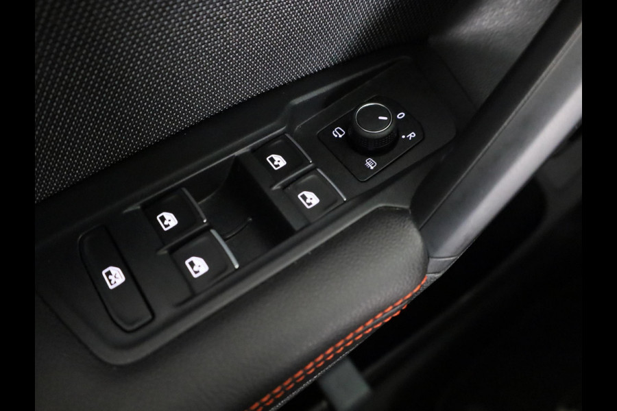 Seat Tarraco 1.5 TSI FR Business Intense 7p. 150 pk Automaat (DSG) | Verlengde garantie | Navigatie | Panoramadak | Parkeersensoren (Park assist) | Rondomzicht camera | Keyless pakket |