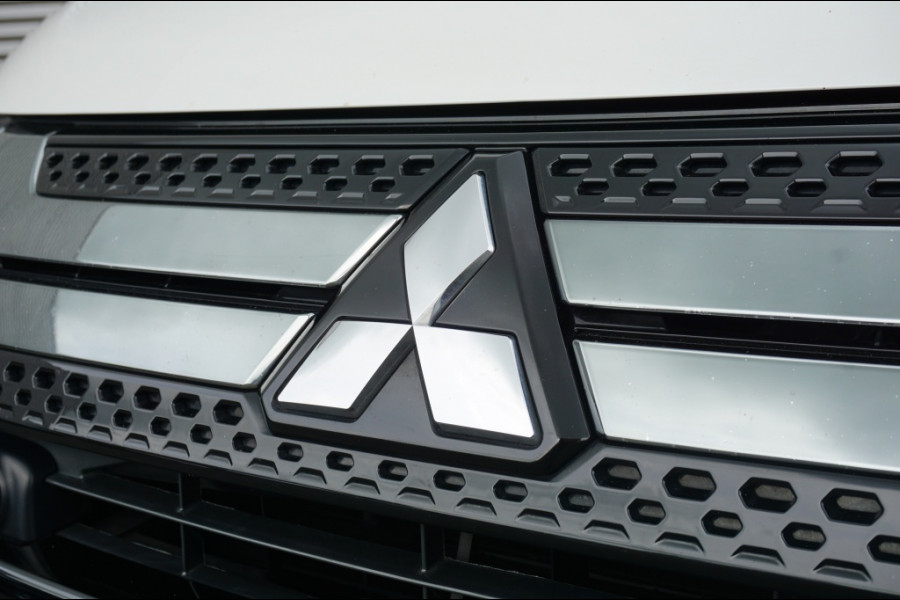 Mitsubishi Outlander PHEV Intense+ AUTOMAAT SCHUIFDAK | ELEK.KLEP | CARPLAY | HAAK! VERKOCHT