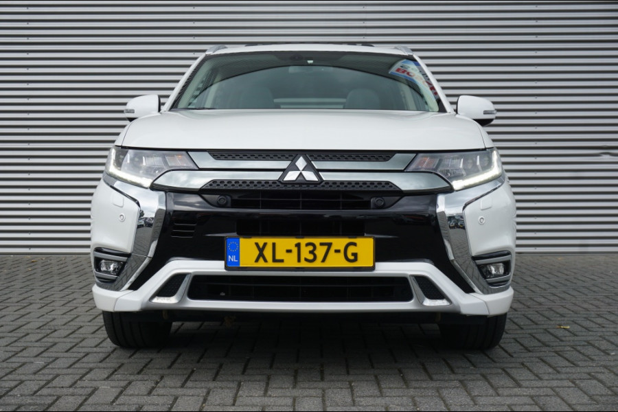 Mitsubishi Outlander PHEV Intense+ AUTOMAAT SCHUIFDAK | ELEK.KLEP | CARPLAY | HAAK! VERKOCHT