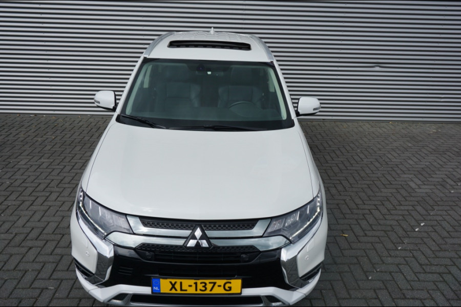 Mitsubishi Outlander PHEV Intense+ AUTOMAAT SCHUIFDAK | ELEK.KLEP | CARPLAY | HAAK! VERKOCHT