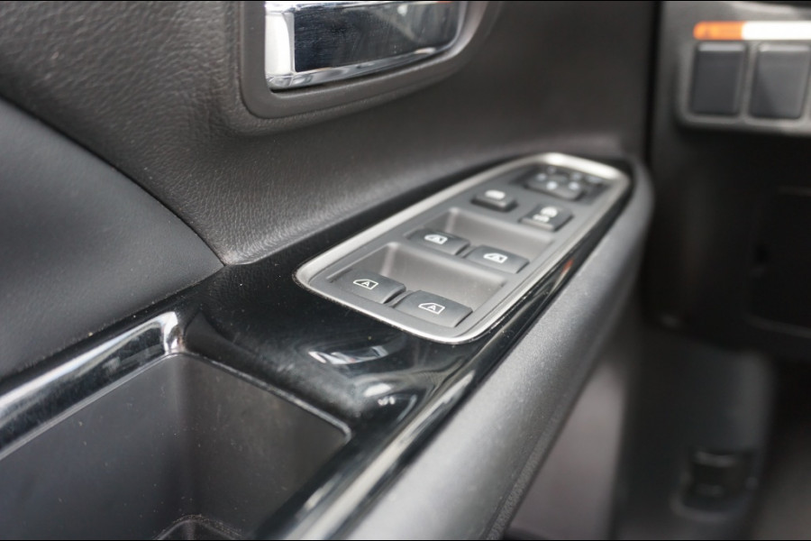 Mitsubishi Outlander PHEV Intense+ AUTOMAAT SCHUIFDAK | ELEK.KLEP | CARPLAY | HAAK! VERKOCHT