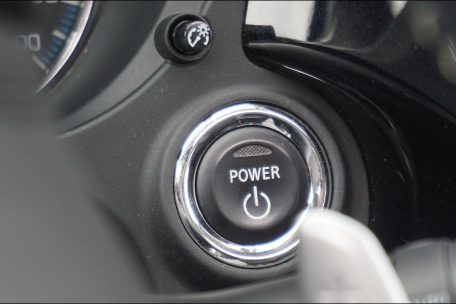 Mitsubishi Outlander PHEV Intense+ AUTOMAAT SCHUIFDAK | ELEK.KLEP | CARPLAY | HAAK! VERKOCHT