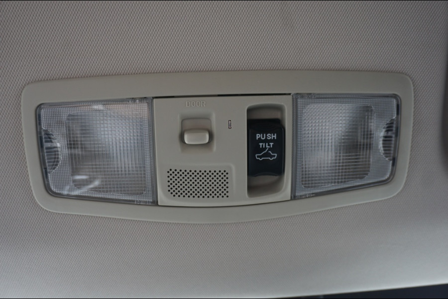 Mitsubishi Outlander PHEV Intense+ AUTOMAAT SCHUIFDAK | ELEK.KLEP | CARPLAY | HAAK! VERKOCHT