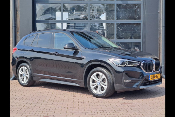 BMW X1 xDrive25e High Executive PHEV | Led | Trekhaak | Leder | Elek. klep | Navi | Camera | Stoelverwarming |
