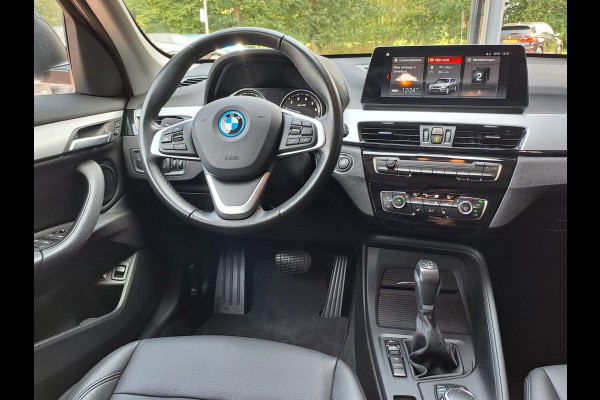 BMW X1 xDrive25e High Executive PHEV | Led | Trekhaak | Leder | Elek. klep | Navi | Camera | Stoelverwarming |