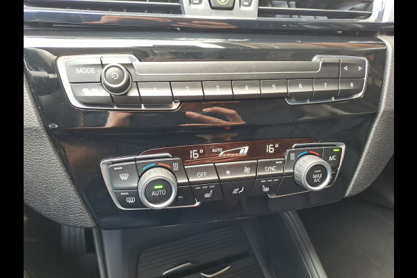 BMW X1 xDrive25e High Executive PHEV | Led | Trekhaak | Leder | Elek. klep | Navi | Camera | Stoelverwarming |