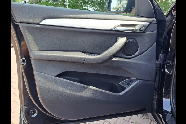 BMW X1 xDrive25e High Executive PHEV | Led | Trekhaak | Leder | Elek. klep | Navi | Camera | Stoelverwarming |