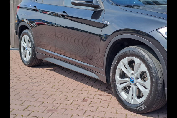 BMW X1 xDrive25e High Executive PHEV | Led | Trekhaak | Leder | Elek. klep | Navi | Camera | Stoelverwarming |