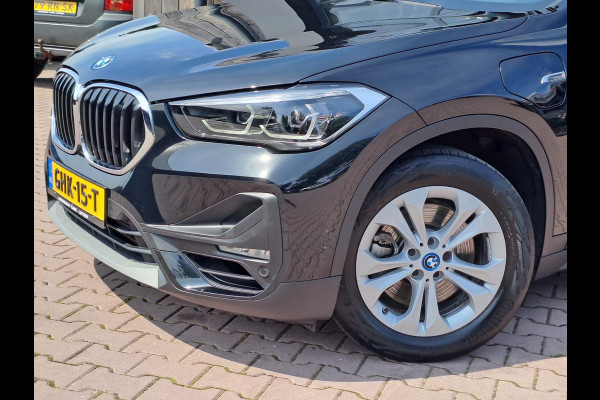 BMW X1 xDrive25e High Executive PHEV | Led | Trekhaak | Leder | Elek. klep | Navi | Camera | Stoelverwarming |