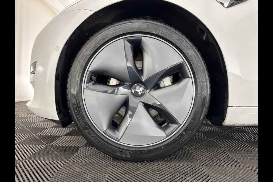 Tesla Model 3 Standard RWD Plus 60 kWh [ 3-Fase ] (INCL-BTW) Aut. *PANO | AUTO-PILOT | LUXURY-LEATHER | KEYLESS | FULL-LED | MEMORY-PACK | SURROUND-VIEW | DAB | CARPLAY | DIGI-COCKPIT | LANE-ASSIST | COMFORT-SEATS | 18"ALU*