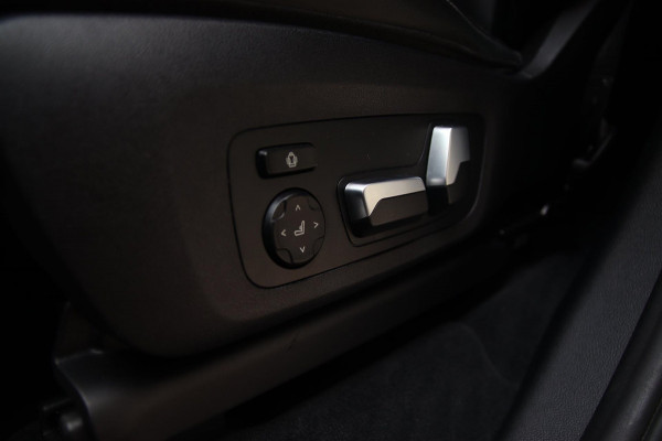 BMW X3 M Competition AKRAPOVIC-CARBON-H&K-HUD-360-DEALER
