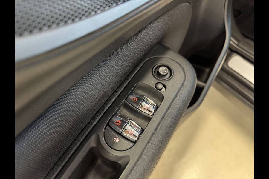 MINI Clubman 1.5 Cooper 136PK Business Edition Automaat | Navi | Cruise | Clima | PDC achter