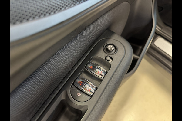 MINI Clubman 1.5 Cooper 136PK Business Edition Automaat | Navi | Cruise | Clima | PDC achter