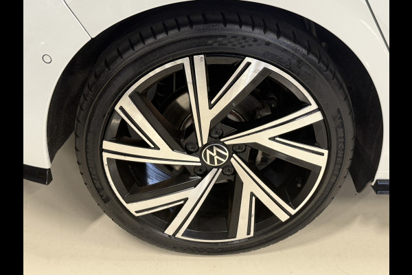 Volkswagen Golf 1.5 eTSI R-Line | Harman Kardon | Panoramadak | Head UP | IQ Light