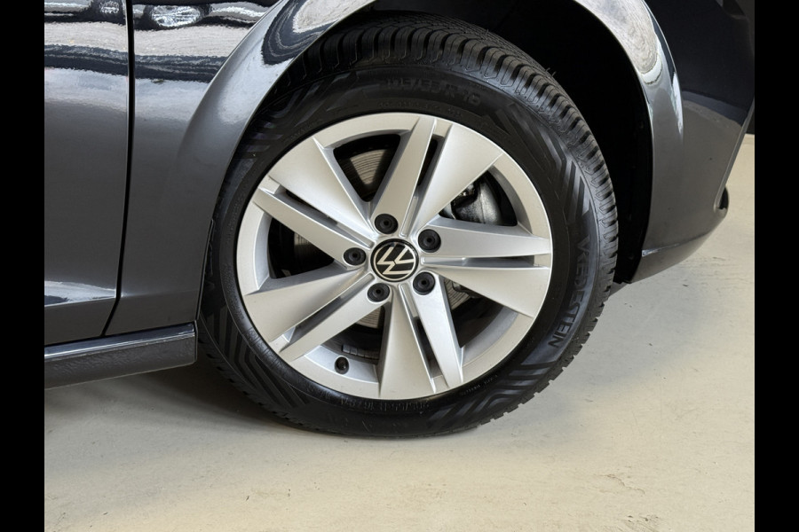 Volkswagen Golf 1.5 eTSI Life Business | Apple Carplay | Elek. stoelen | Draadloze tel. lader