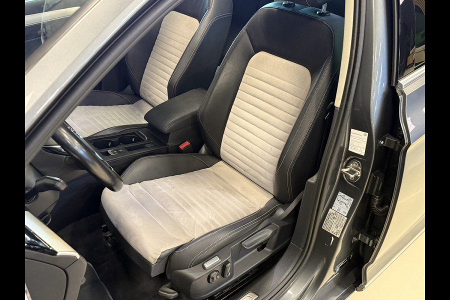 Volkswagen Passat Variant 1.4 TSI ACT Highline Automaat | Panoramadak | Adaptive cruise | Stoelverwarming | PDC V+A | LED