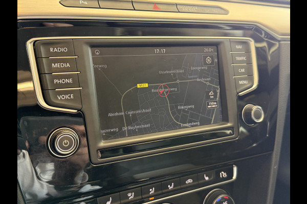 Volkswagen Passat Variant 1.4 TSI ACT Highline Automaat | Panoramadak | Adaptive cruise | Stoelverwarming | PDC V+A | LED