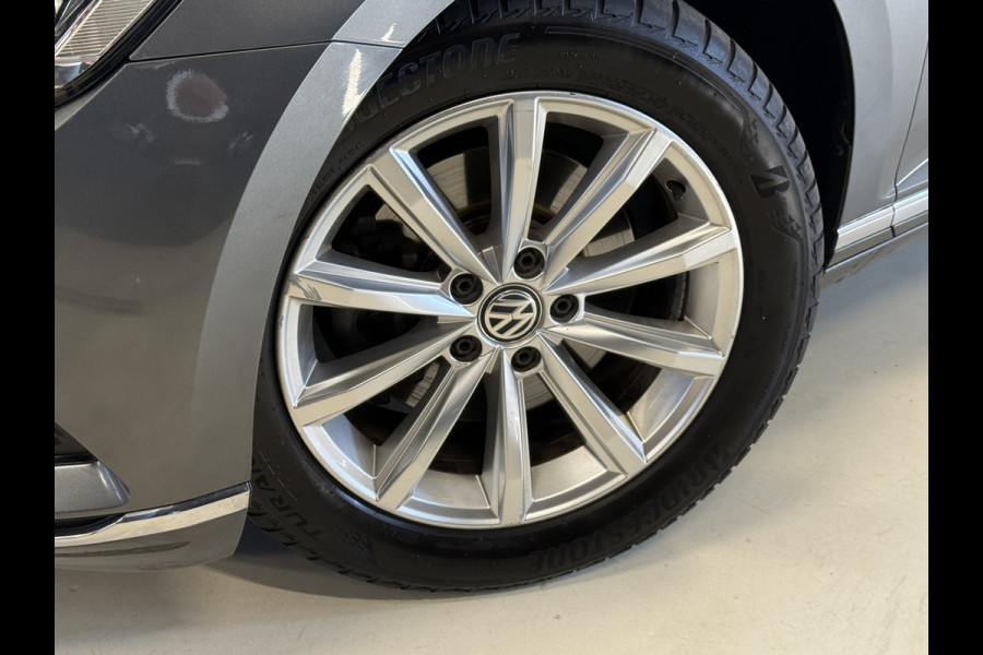 Volkswagen Passat Variant 1.4 TSI ACT Highline Automaat | Panoramadak | Adaptive cruise | Stoelverwarming | PDC V+A | LED