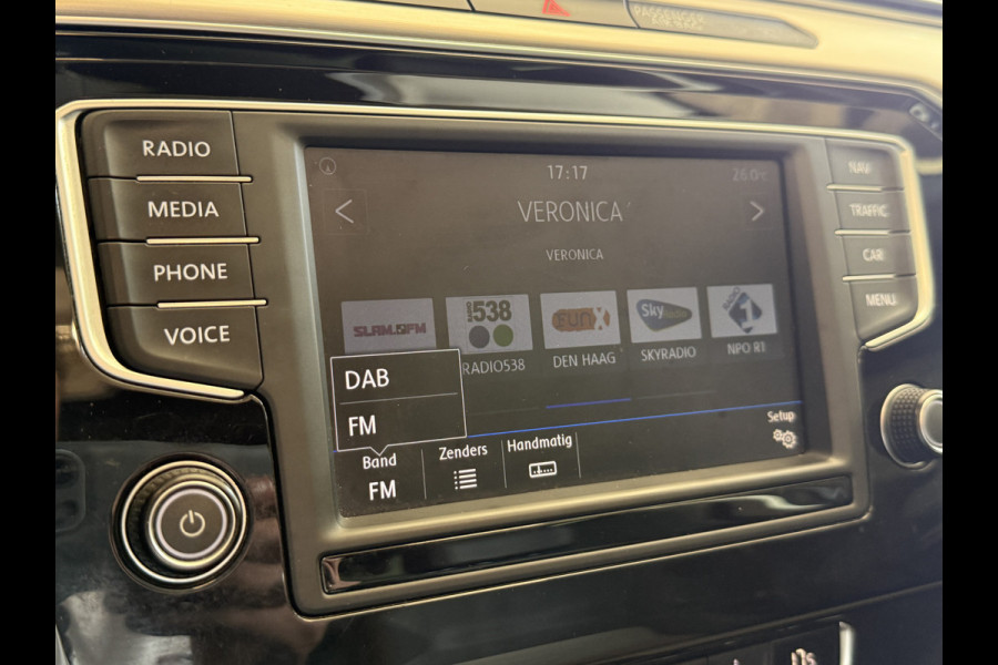 Volkswagen Passat Variant 1.4 TSI ACT Highline Automaat | Panoramadak | Adaptive cruise | Stoelverwarming | PDC V+A | LED