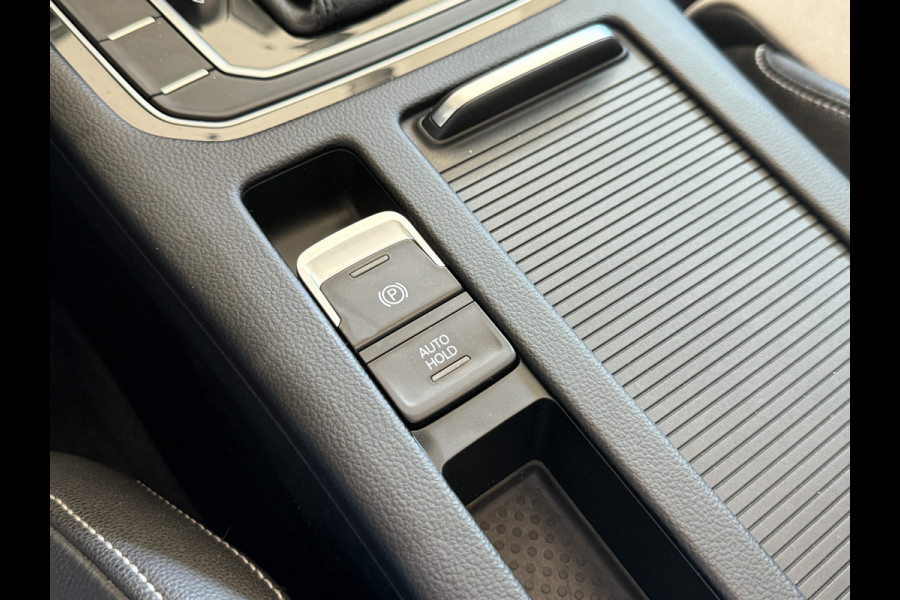 Volkswagen Passat Variant 1.4 TSI ACT Highline Automaat | Panoramadak | Adaptive cruise | Stoelverwarming | PDC V+A | LED