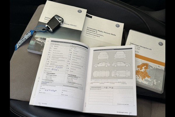 Volkswagen Passat Variant 1.4 TSI ACT Highline Automaat | Panoramadak | Adaptive cruise | Stoelverwarming | PDC V+A | LED
