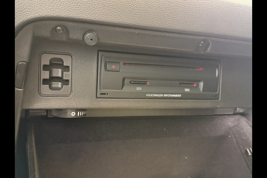Volkswagen Passat Variant 1.4 TSI ACT Highline Automaat | Panoramadak | Adaptive cruise | Stoelverwarming | PDC V+A | LED