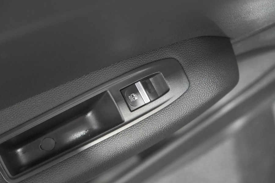 Renault Captur TCe 90 Techno | Nieuw Model | Camera | Navigatie | Apple Carplay | Pack Full Screen | 18 Inch Lichtmetalen Velgen