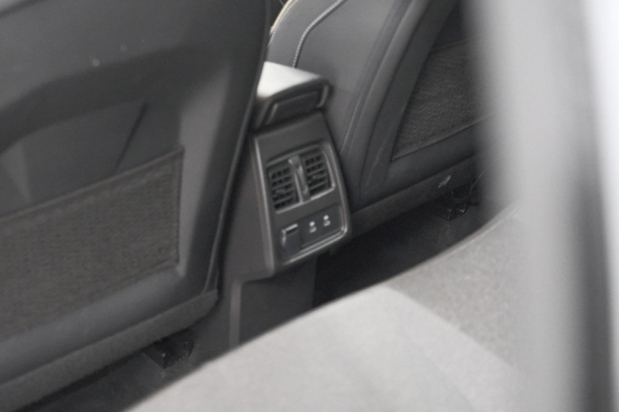 Renault Captur TCe 90 Techno | Nieuw Model | Camera | Navigatie | Apple Carplay | Pack Full Screen | 18 Inch Lichtmetalen Velgen