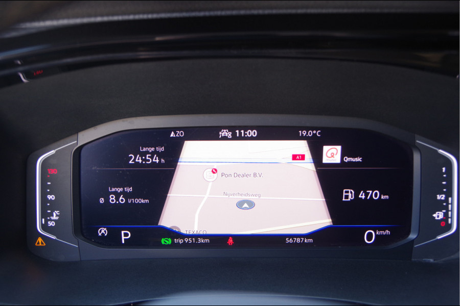 Volkswagen Transporter 2.0 TDI L2 BULLI 150PK AUT. LED, LEDER, TREKHAAK, ADAPT. CRUISE, DIGITAL COCKPIT, NAVI, AIRCO, CARPLAY, PARKEERSENSOREN, NL AUTO