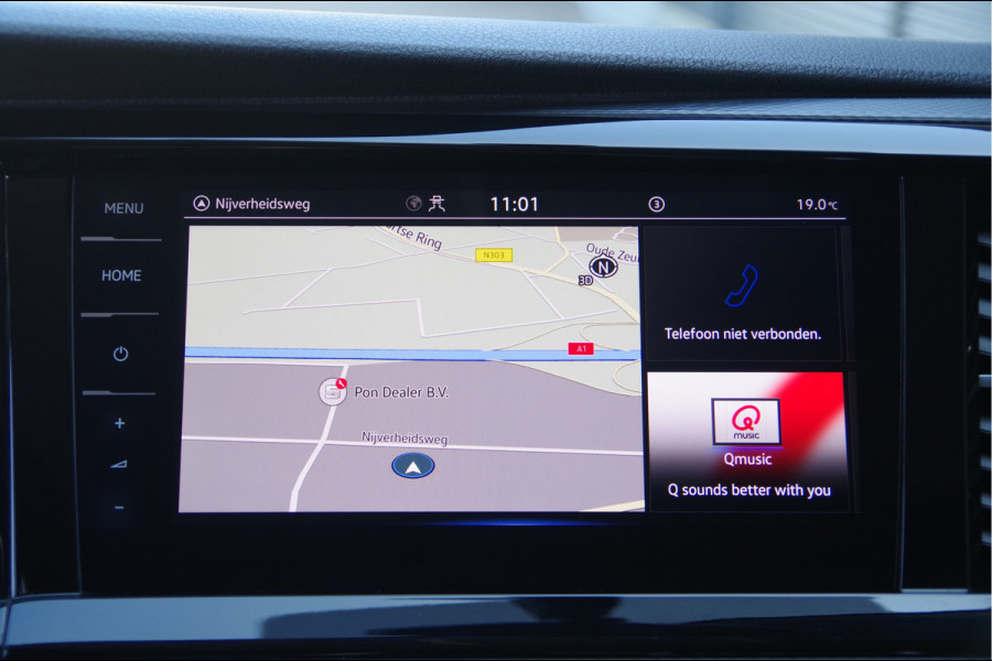 Volkswagen Transporter 2.0 TDI L2 BULLI 150PK AUT. LED, LEDER, TREKHAAK, ADAPT. CRUISE, DIGITAL COCKPIT, NAVI, AIRCO, CARPLAY, PARKEERSENSOREN, NL AUTO