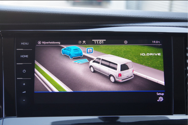 Volkswagen Transporter 2.0 TDI L2 BULLI 150PK AUT. LED, LEDER, TREKHAAK, ADAPT. CRUISE, DIGITAL COCKPIT, NAVI, AIRCO, CARPLAY, PARKEERSENSOREN, NL AUTO