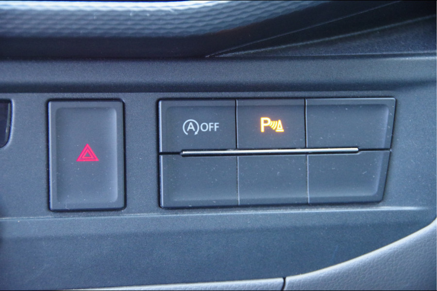 Volkswagen Transporter 2.0 TDI L2 BULLI 150PK AUT. LED, LEDER, TREKHAAK, ADAPT. CRUISE, DIGITAL COCKPIT, NAVI, AIRCO, CARPLAY, PARKEERSENSOREN, NL AUTO