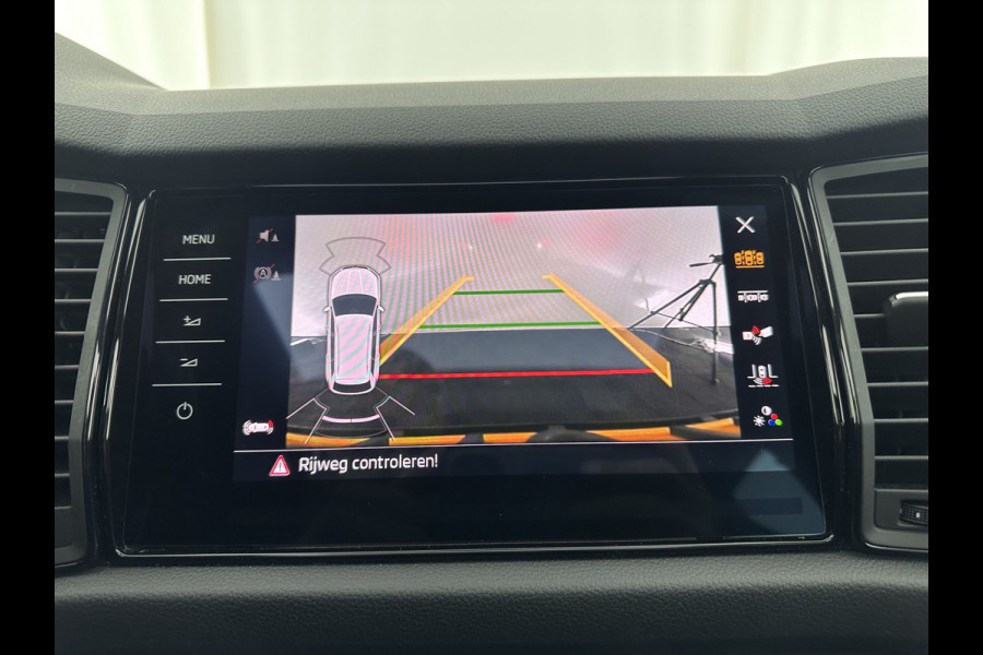 Škoda Kodiaq 1.5 TSI Sportline Business Aut. *PANO | LEATHER-ALCANTARA | FULL-LED | ADAPTIVE-CRUISE | BLIND-SPOT | MEMORY-PACK | CANTON-SOUND | CAMERA | KEYLESS | DIGI-COCKPIT | HEATED-SPORTSEATS | DAB+ | AMBIENT-LIGHT | CARBON | .