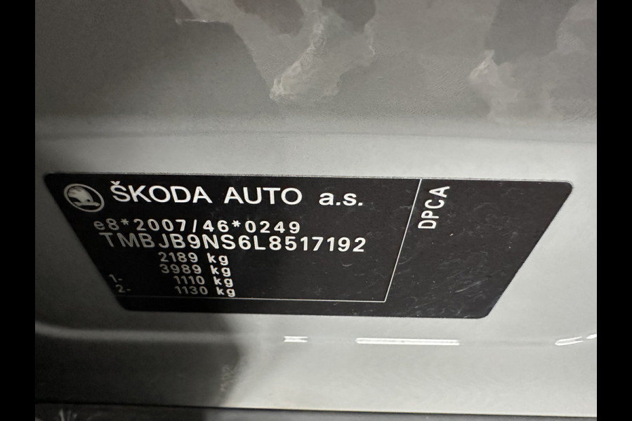 Škoda Kodiaq 1.5 TSI Sportline Business Aut. *PANO | LEATHER-ALCANTARA | FULL-LED | ADAPTIVE-CRUISE | BLIND-SPOT | MEMORY-PACK | CANTON-SOUND | CAMERA | KEYLESS | DIGI-COCKPIT | HEATED-SPORTSEATS | DAB+ | AMBIENT-LIGHT | CARBON | .