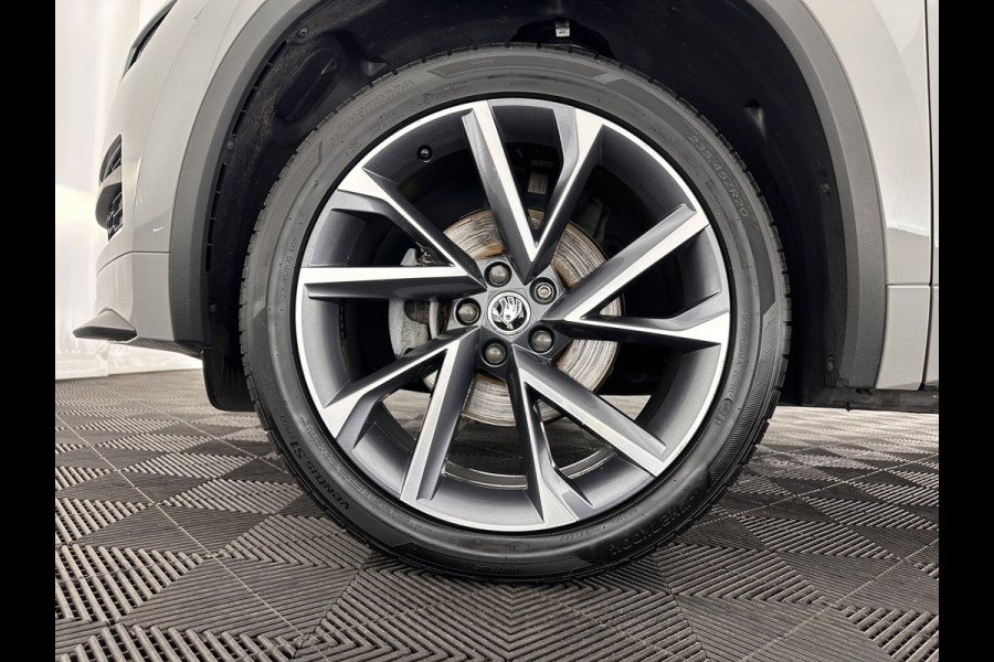 Škoda Kodiaq 1.5 TSI Sportline Business Aut. *PANO | LEATHER-ALCANTARA | FULL-LED | ADAPTIVE-CRUISE | BLIND-SPOT | MEMORY-PACK | CANTON-SOUND | CAMERA | KEYLESS | DIGI-COCKPIT | HEATED-SPORTSEATS | DAB+ | AMBIENT-LIGHT | CARBON | .