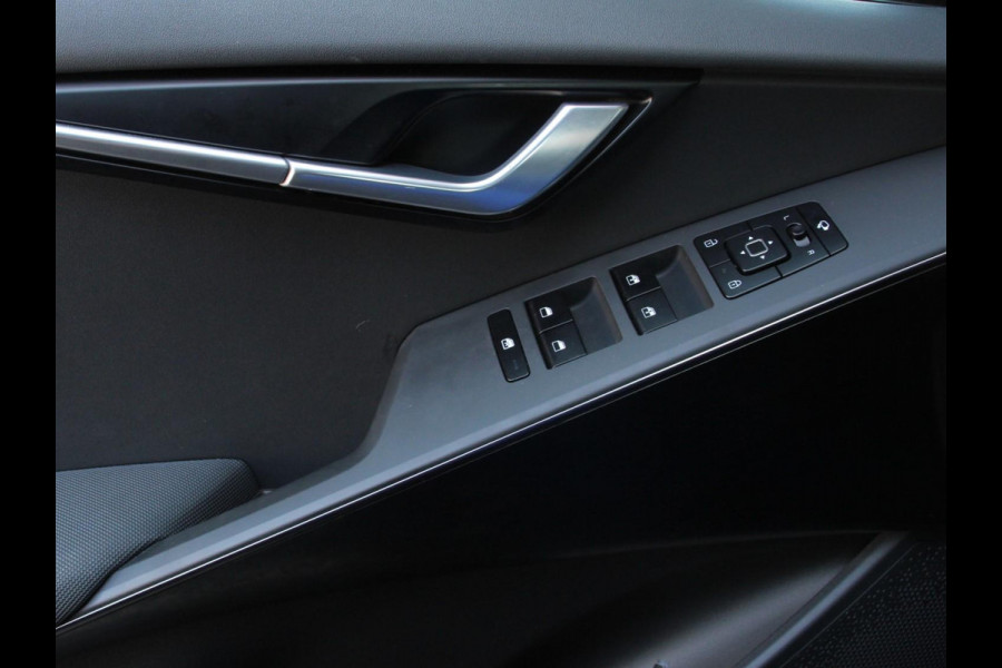 Kia Niro 1.6 GDi PHEV DynamicLine Climate control Adaptieve cruise control Achteruitrijcamera Parkeersensoren Verwarmde voorstoelen LED Keyless Navigatie Apple Carplay/ Android Auto
