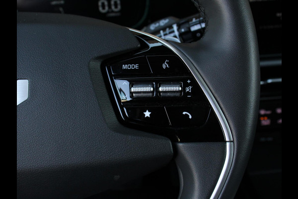 Kia Niro 1.6 GDi PHEV DynamicLine Climate control Adaptieve cruise control Achteruitrijcamera Parkeersensoren Verwarmde voorstoelen LED Keyless Navigatie Apple Carplay/ Android Auto