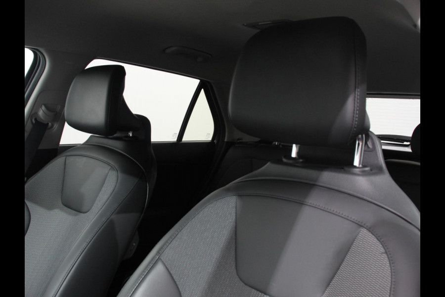 Kia Niro 1.6 GDi PHEV DynamicLine Climate control Adaptieve cruise control Achteruitrijcamera Parkeersensoren Verwarmde voorstoelen LED Keyless Navigatie Apple Carplay/ Android Auto