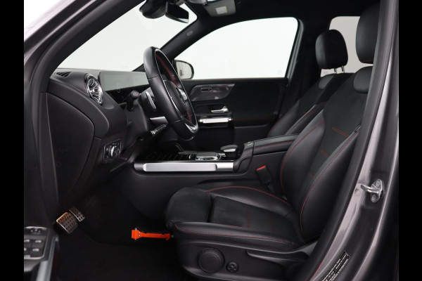 Mercedes-Benz Glb 200 Business Solution AMG 7-persoons | Stoelverwarming | Leder/Alcantara | Side Assist | Navigatie | Full LED | Widescreen | Park Assist
