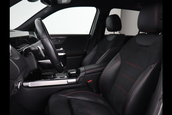 Mercedes-Benz Glb 200 Business Solution AMG 7-persoons | Stoelverwarming | Leder/Alcantara | Side Assist | Navigatie | Full LED | Widescreen | Park Assist